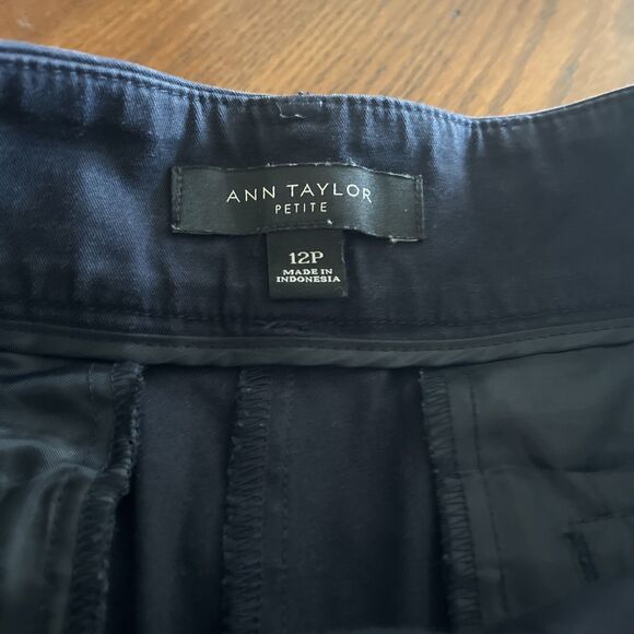 Ann Taylor Shorts Womens 12 Petite Black Mid Rise Stretch Devin Metro Shorts - Picture 3 of 3